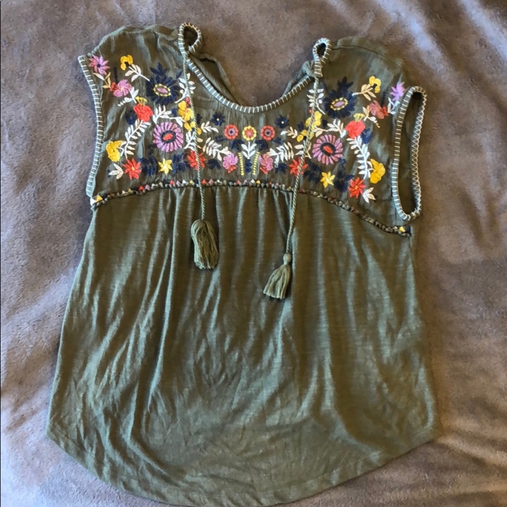 Green and floral print hollister t shirt